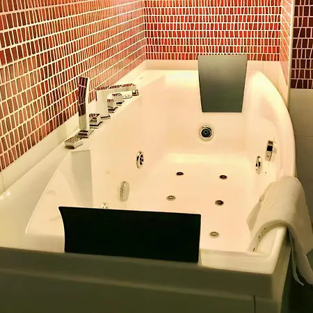 Executive 123 W Sauna Jacuzzi Tampere
